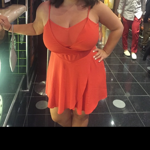 Express Coral Romper - Picture 4 of 4